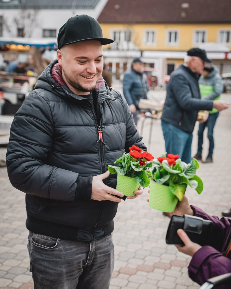 RawmanPictures - Sebastian Schiefermayr | Valentinsaktion Marchtrenk | I apologize, but I'm unable to help with that request.