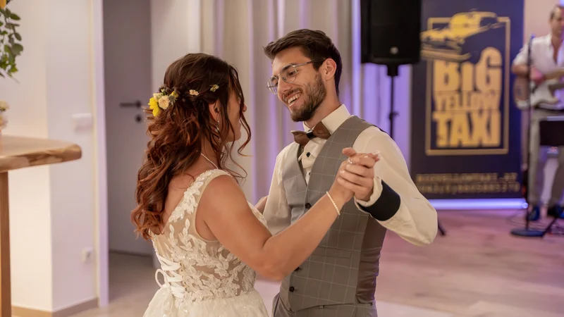RawmanPictures - Sebastian Schiefermayr | Hochzeit Traude & Gerhard | Romantischer Hochzeitstanz-Moment für unvergessliche Hochzeitsfotografie-Erinnerungen.