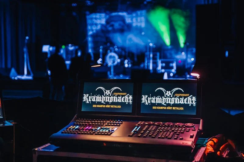 RawmanPictures - Sebastian Schiefermayr | Krampusnacht | Licht- und Soundtechnik für beeindruckende Konzertfotografie. Bühne, Beleuchtung, atmosphärisch.
