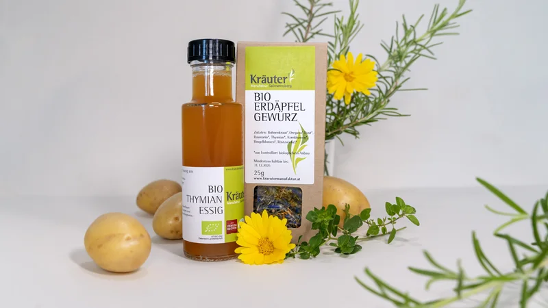 RawmanPictures - Sebastian Schiefermayr | Kräuter­manufaktur Sallmannsberg | Bio-Gewürze und Essig fotografiert vor frischen Kräutern und Kartoffeln. Ideal für Food-Fotografie.