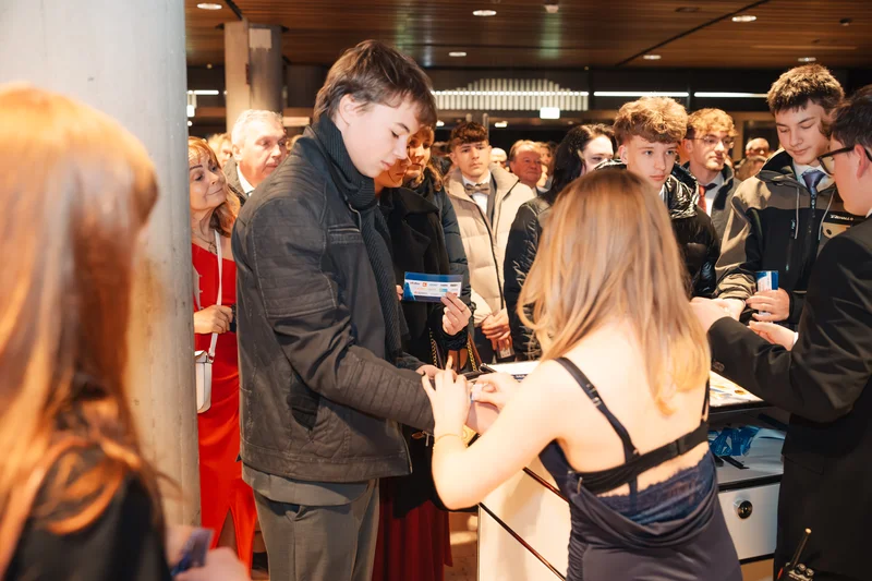 RawmanPictures - Sebastian Schiefermayr | Maturaball HTL1 | Junge Menschen auf stilvoller Veranstaltung in edler Atmosphäre. Eventfotografie für besondere Anlässe.