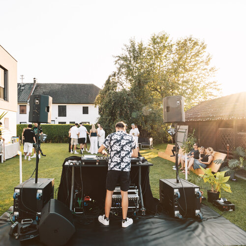 RawmanPictures - Sebastian Schiefermayr | Vality & Friends | DJ-Event im Garten, Sommerparty, Livemusik, Outdoor-Veranstaltung, Partyfotografie.