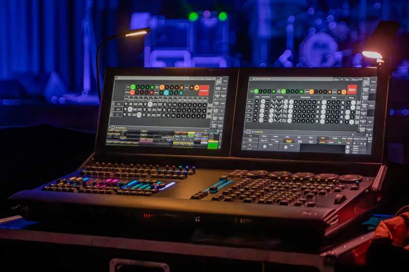 RawmanPictures - Sebastian Schiefermayr | Krampusnacht | Professionelle Bühnenlichtsteuerung für Events und Konzerte. Hochwertige Technik für Lichtdesign.