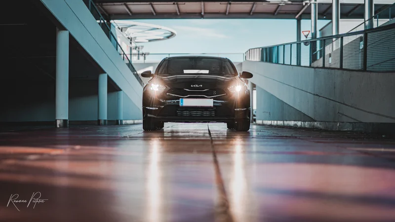 RawmanPictures - Sebastian Schiefermayr | Personal Shooting | Moderner Auto-Fotografie-Stil, dynamische Perspektive, urbane Umgebung.