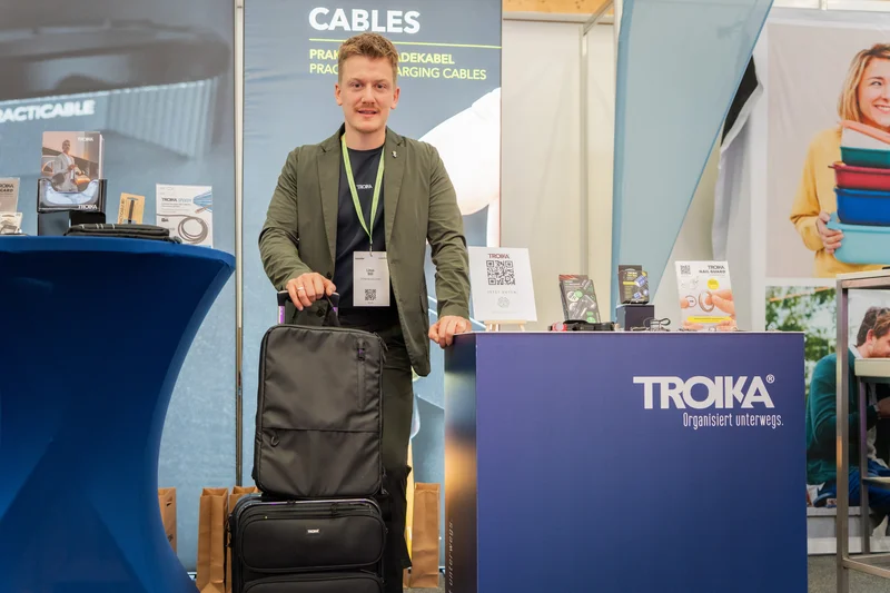 RawmanPictures - Sebastian Schiefermayr | Marke[ding] Wels | Messe-Stand-Präsentation: Innovatives Produktdesign und professionelle Unternehmensdarstellung.