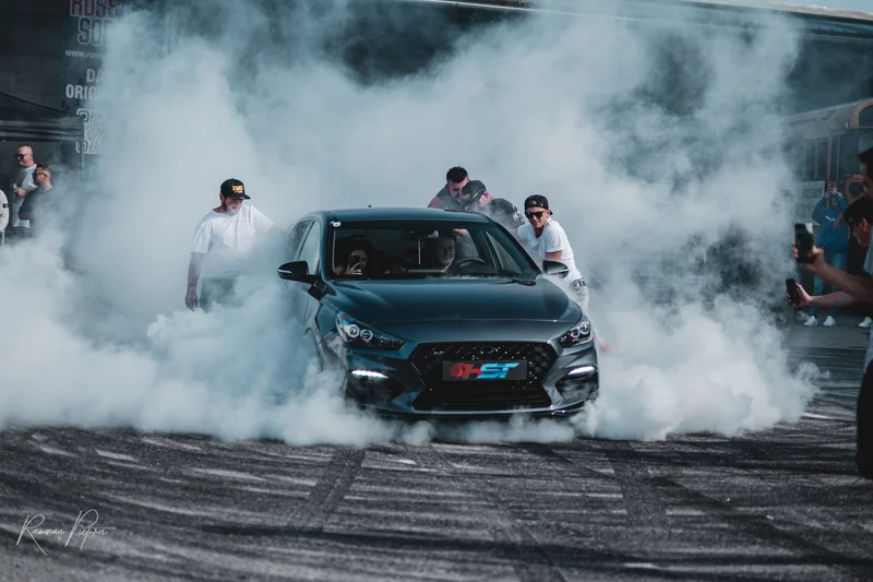RawmanPictures - Sebastian Schiefermayr | Russnsoda Summer Closing | Auto-Burnout-Event, rauchige Reifen, Drift-Action, dynamische Autofotografie, Motorsport.