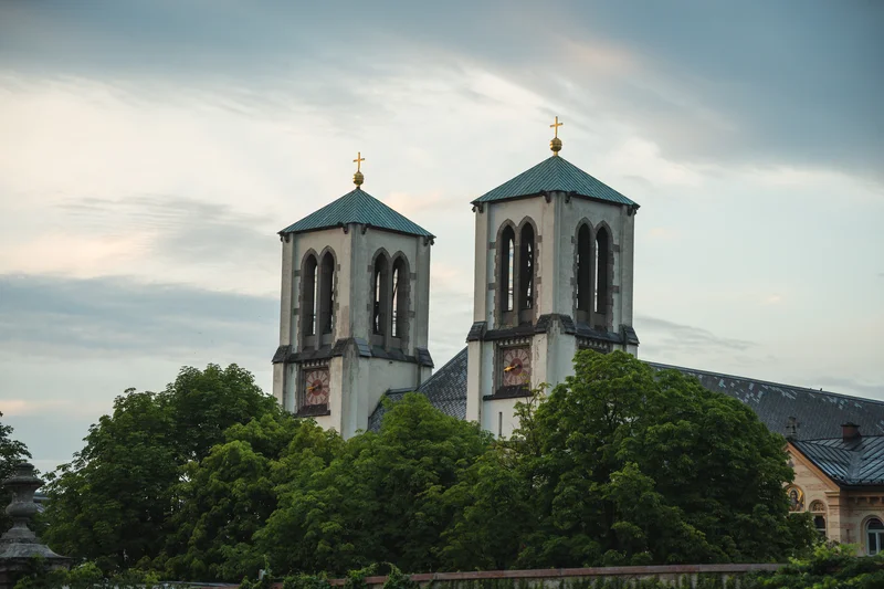 RawmanPictures - Sebastian Schiefermayr | Contentday Salzburg | Historische Kirchtürme, Architektur, Himmel, Bäume, Fotografie, Stadtlandschaft, Sakralbau.