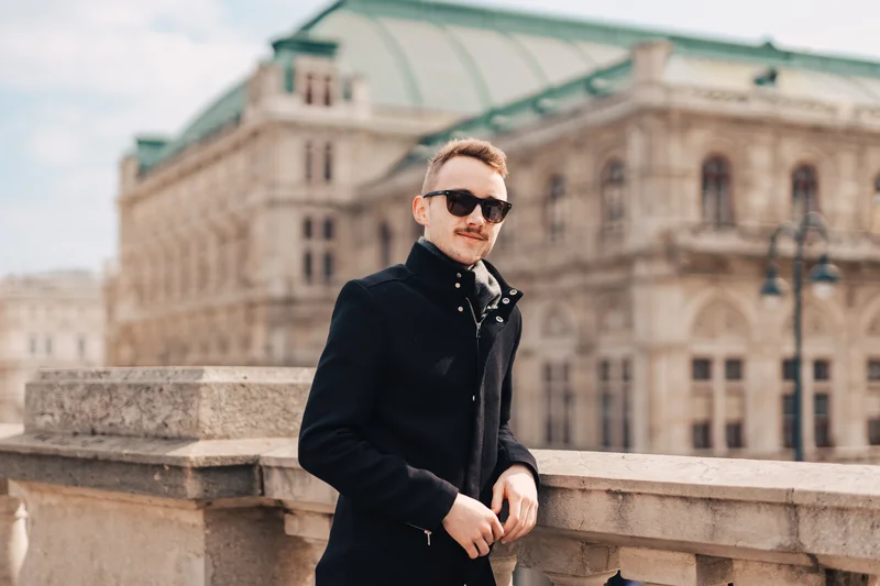 RawmanPictures - Sebastian Schiefermayr | Daytrip Wien | Entdecke urbane Porträtfotografie in Wien: Stilvoll, zeitlos und modern eingefangen.