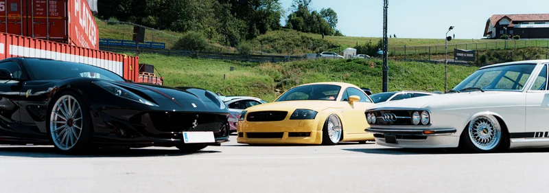 RawmanPictures - Sebastian Schiefermayr | Motortag 2026 | Sportwagen Treffen auf Parkplatz bei Sonnenschein, Automobilfotografie, Autotuning, Luxusfahrzeuge.