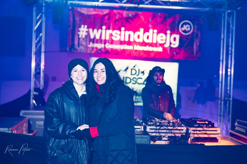 RawmanPictures - Sebastian Schiefermayr | Eisdisco Marchtrenk | Eventfotografie: Lebendige Momente einfangen auf Festivals und Partys.