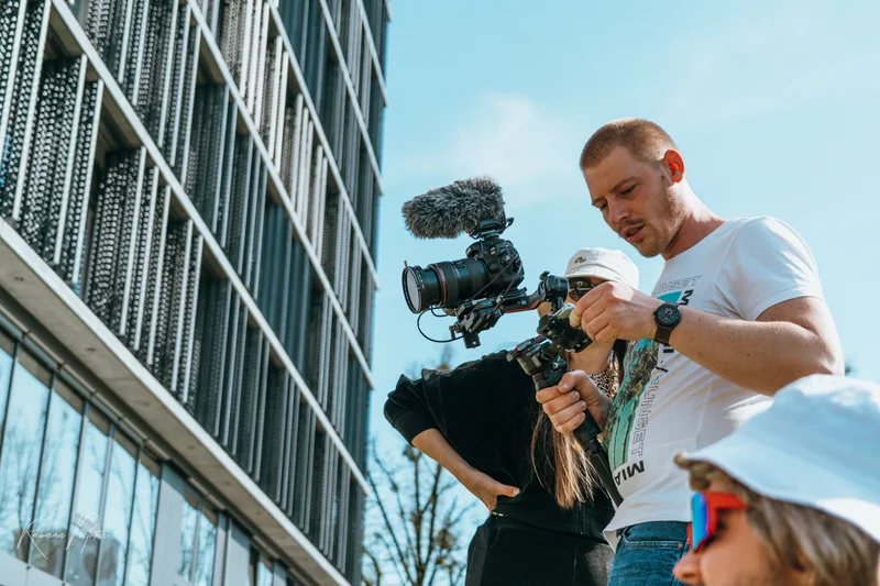 RawmanPictures - Sebastian Schiefermayr | Musikvideodreh "Flinz Asozial" | Filmproduktion im Freien: Kreatives Filmemachen mit modernem Kamera-Equipment.