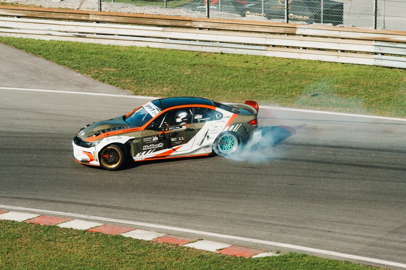 RawmanPictures - Sebastian Schiefermayr | Motortag 2026 | Sportwagen beim Drift-Rennen auf Rennstrecke, actionreiche Autophotographie.