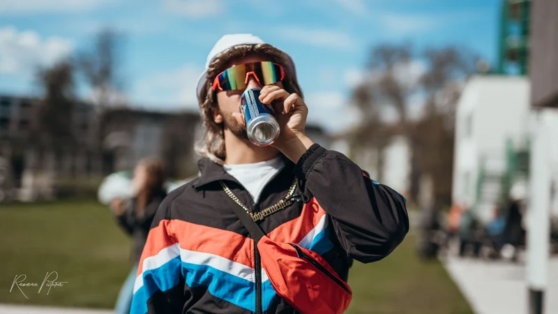RawmanPictures - Sebastian Schiefermayr | Musikvideodreh "Flinz Asozial" | 80er-Jahre Retro-Style Outdoor-Fotografie für authentische Lifestyle-Bilder.