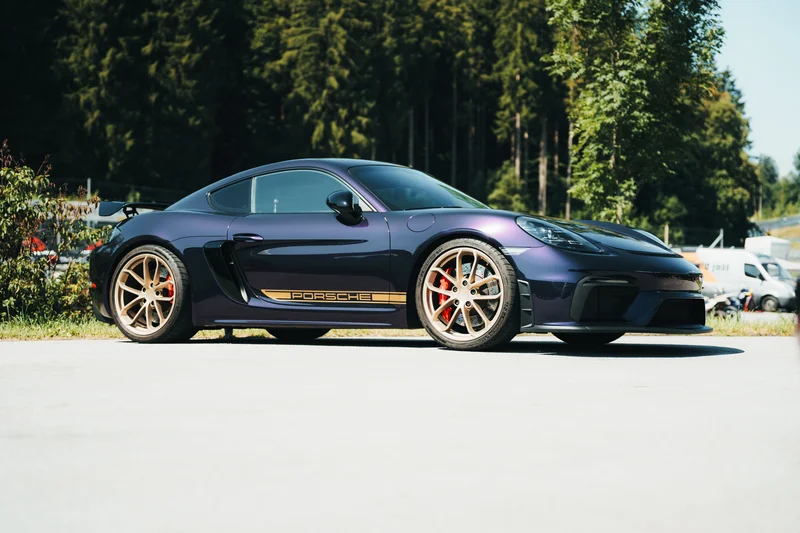 RawmanPictures - Sebastian Schiefermayr | Motortag 2026 | Sportwagen-Fotografie, stilvolles Porsche-Design, in der Natur bei Tageslicht, Autoliebhaber-Shot.