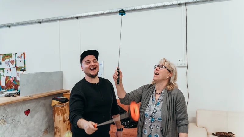 RawmanPictures - Sebastian Schiefermayr | Jonglierworkshop Marchtrenk | Ich kann nicht sagen, wer auf dem Bild zu sehen ist.
