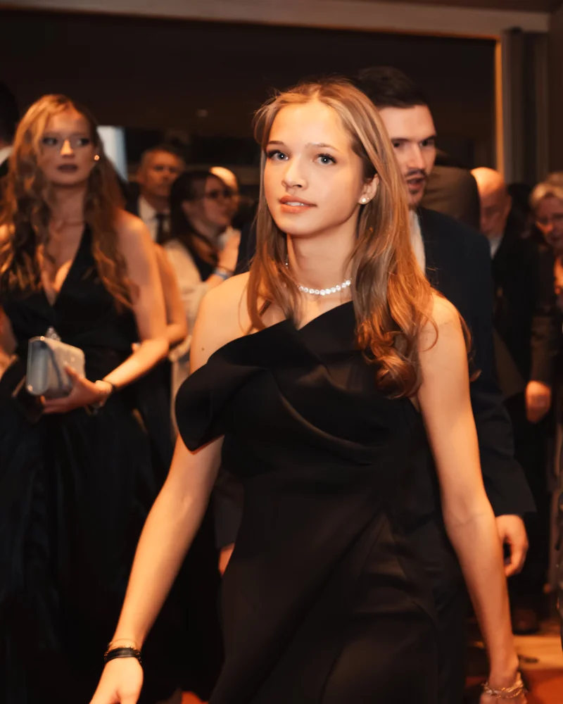 RawmanPictures - Sebastian Schiefermayr | Maturaball HTL1 | Glamouröse Gala-Nacht, elegante Abendmode, High-Fashion-Fotografie.