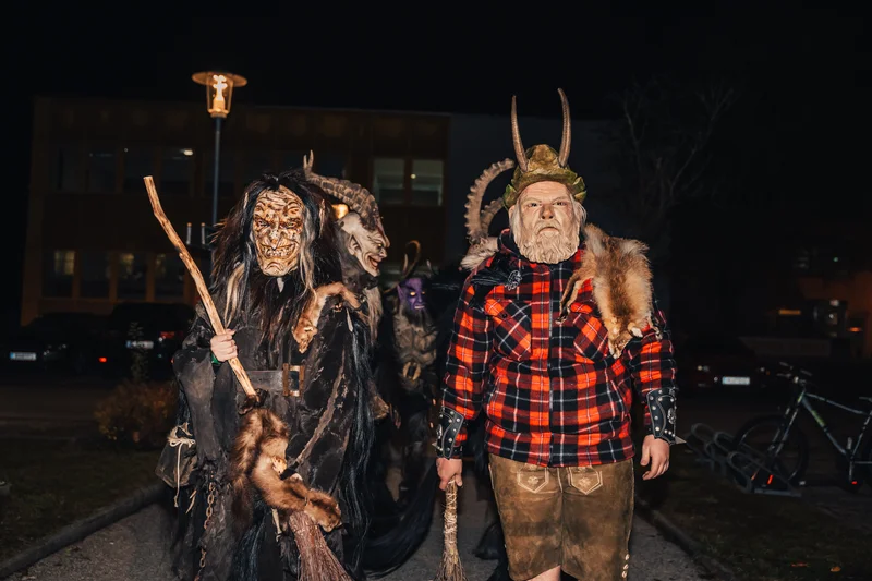 RawmanPictures - Sebastian Schiefermayr | Krampusnacht | Traditionelles Fest, Krampus, Kostüme und Masken, Nachtfotografie, kultureller Brauchtum.