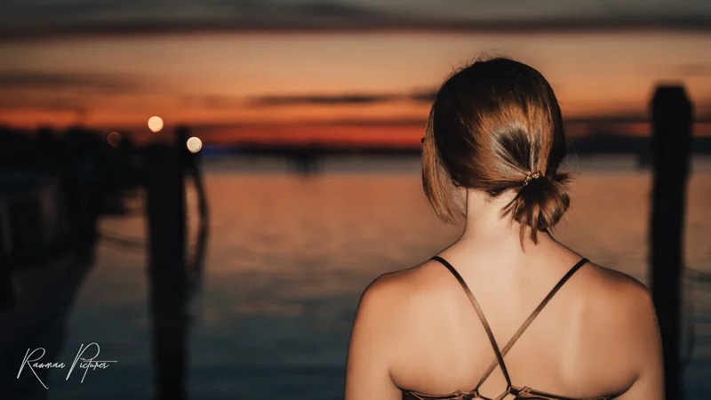 RawmanPictures - Sebastian Schiefermayr | Chioggia 2022 | Romantischer Sonnenuntergang am Meer, Portraitfotografie, stimmungsvolle Abendstimmung.