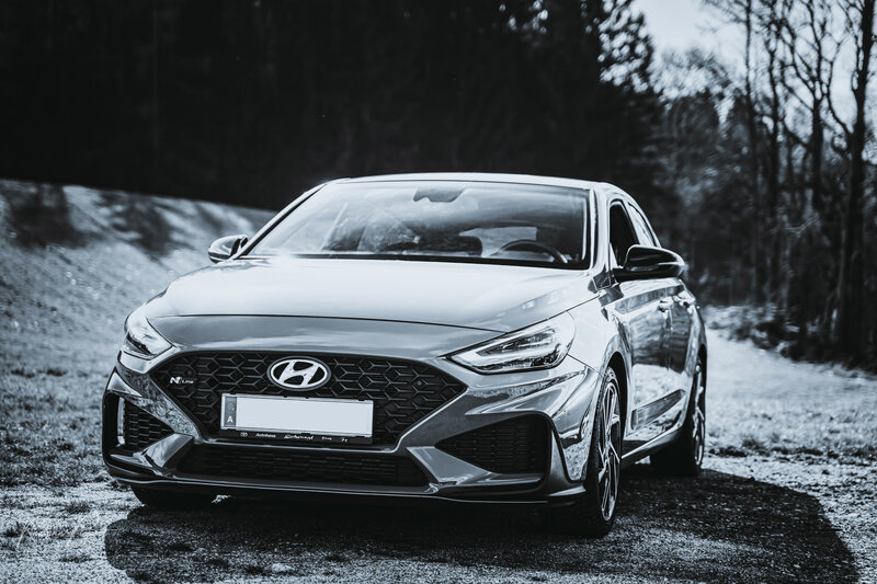 RawmanPictures - Sebastian Schiefermayr | Carshooting Eidenberg | Sportwagen Fotografie im Freien, dynamisches Design, Auto-Shooting.