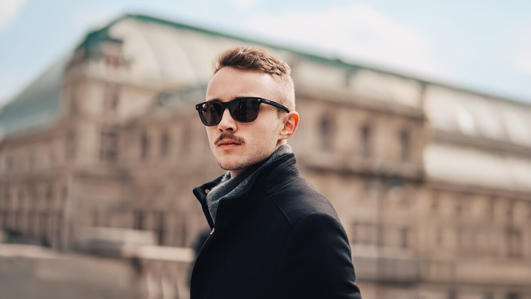 RawmanPictures - Sebastian Schiefermayr | Daytrip Wien | Entdecke stilvolle Porträts urbaner Eleganz – moderne Fotografie, die beeindruckt.