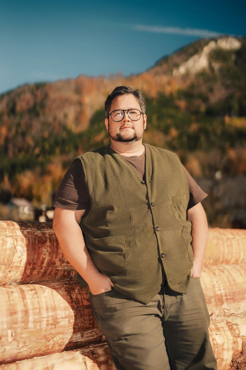 RawmanPictures - Sebastian Schiefermayr | Sägewerk Löberbauer | Outdoor-Portraitfotografie in herbstlicher Berglandschaft. Professionelle Porträtfotos im Freien.
